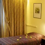 Green Apple Hotel